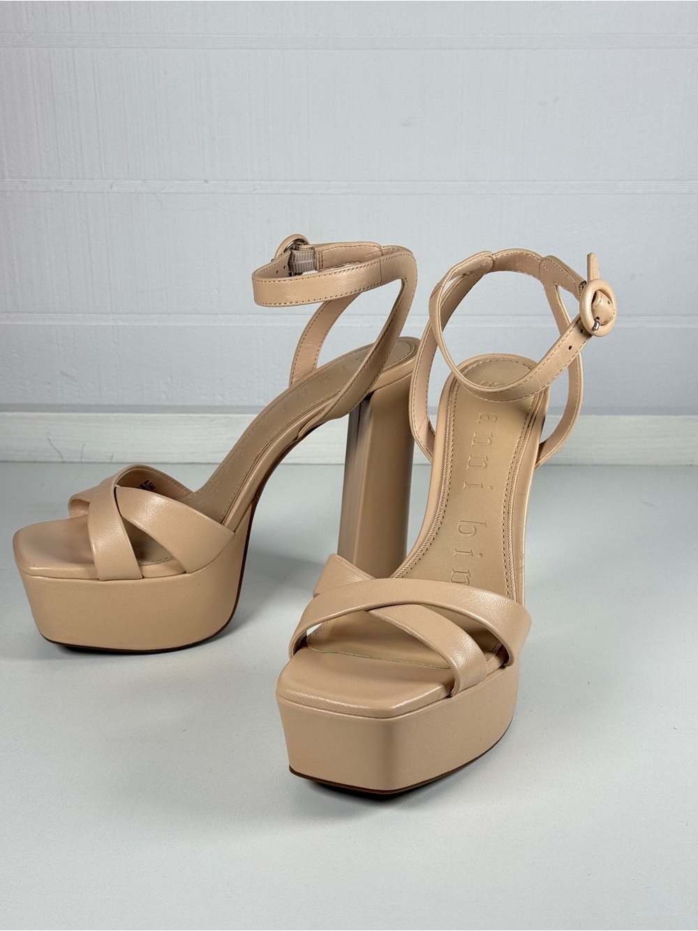 Never worn Gianni Bini Beige Platform Ankle-Strap Sandals - Picture 1 of 3
